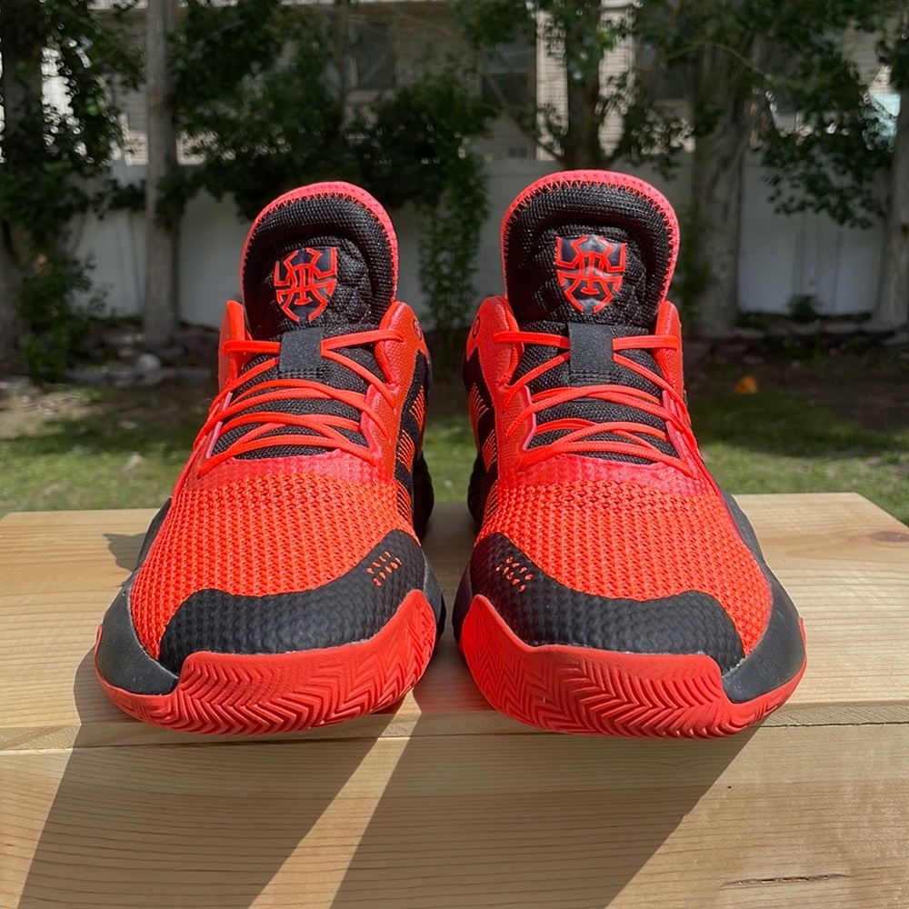Adidas Original D.O.N. Issue #1 Basketball Shoes - Picture 2 of 8